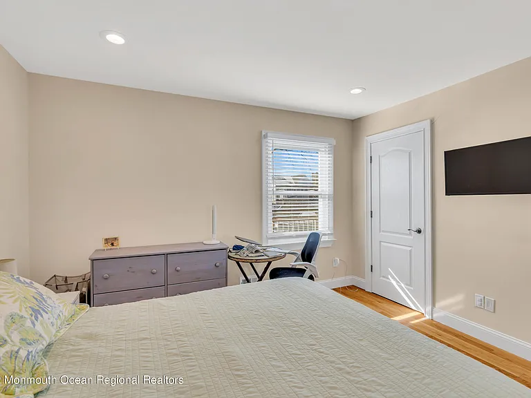 410 4th Ave #2 — Photo 19