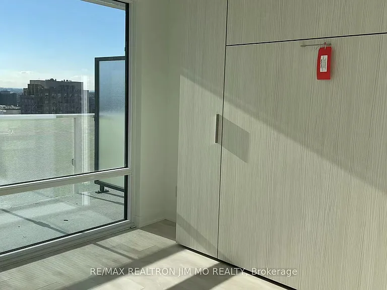 501 Yonge St #2501 — Photo 8