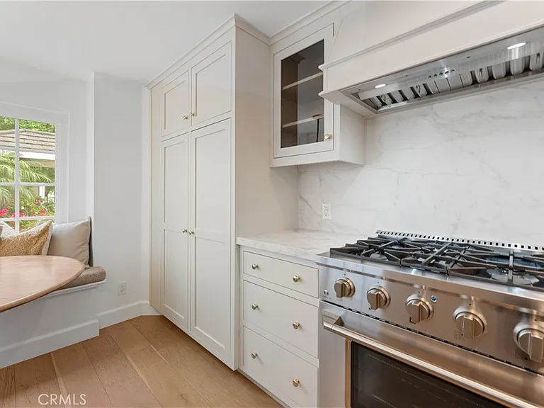 3437 Wimbledon Way — Photo 3