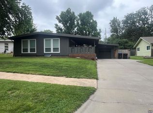 1626 SW 28th Ter, Topeka, KS 66611