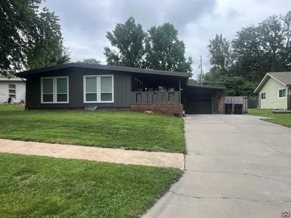 1626 SW 28th Ter, Topeka, KS 66611