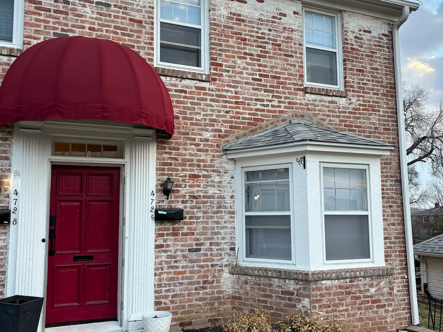2 bed, 1.5 bath, 1200 sqft, $1,900 — Photo 2