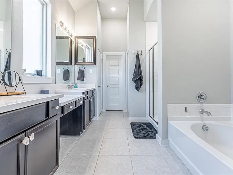 1593 Kessler Dr — Photo 10