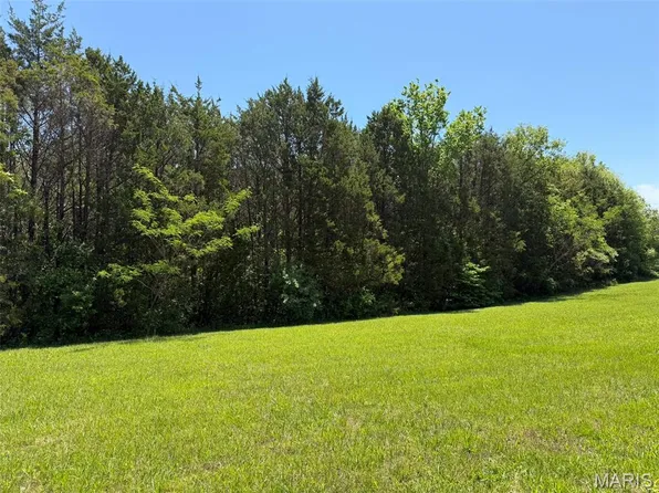 3 Sherwood Dr, Washington, MO 63090