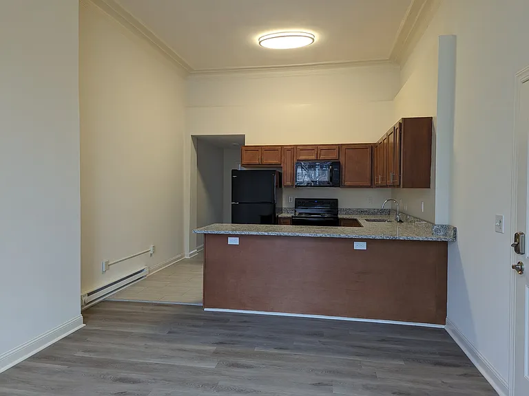 1814 Eutaw Pl — Photo 3