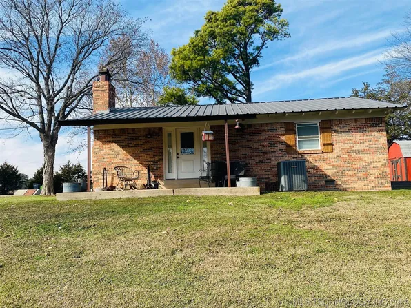 2118 Cardinal Rd, Ardmore, OK 73401