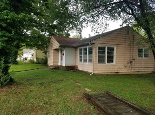 709 S 3rd St, Windsor, MO 65360