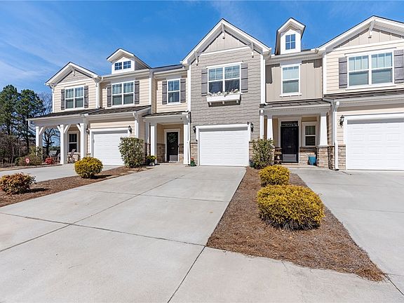 2nd image of 118 Pokeberry Way