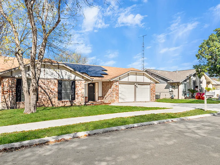 7319 Whithers Ln — Photo 3