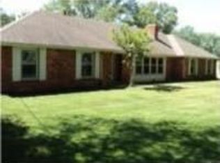 10001 NW Barry Rd, Weatherby Lake, MO 64153