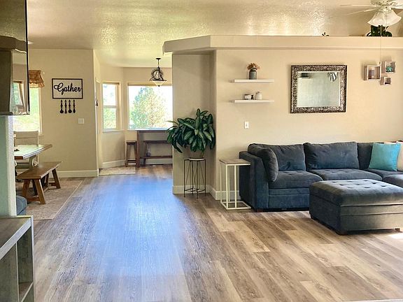 3rd image of 1050 Cameron Way