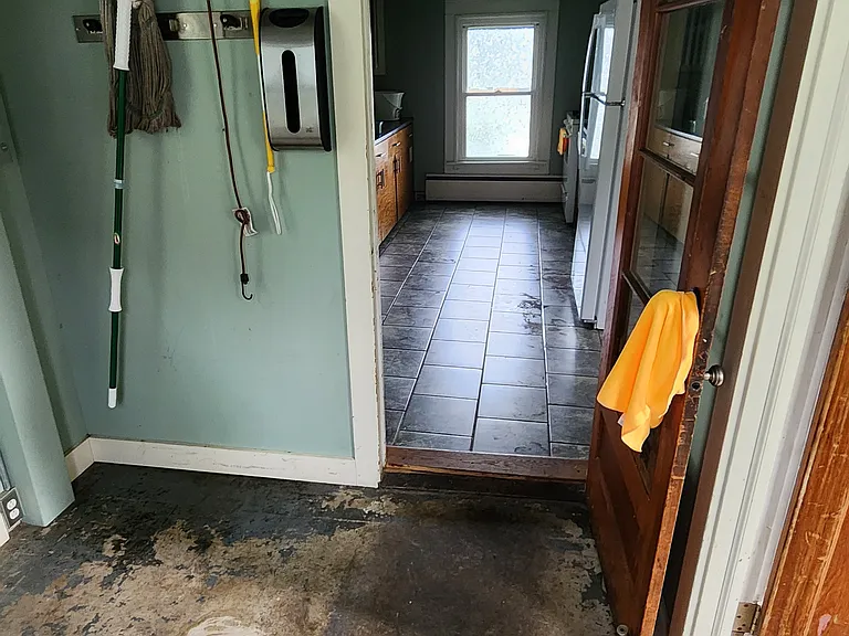 115 Sterling St — Photo 11