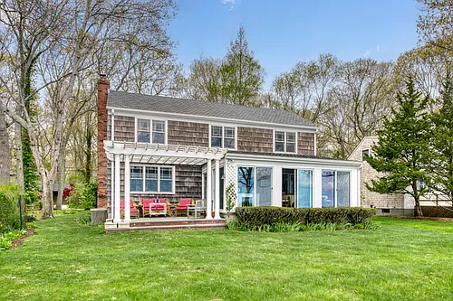 580 South Ln Photo 1