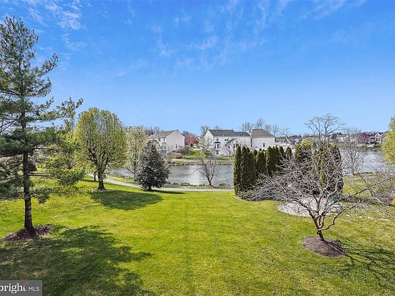 3rd image of 43878 Cheltenham Cir