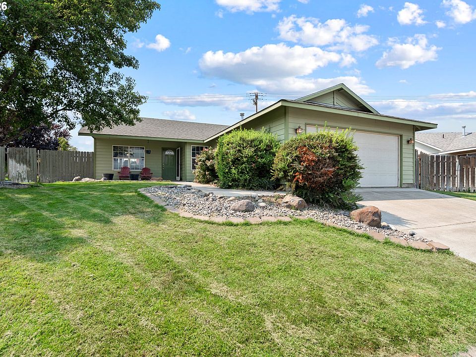 1st image of 1333 SW Suzanne Ct