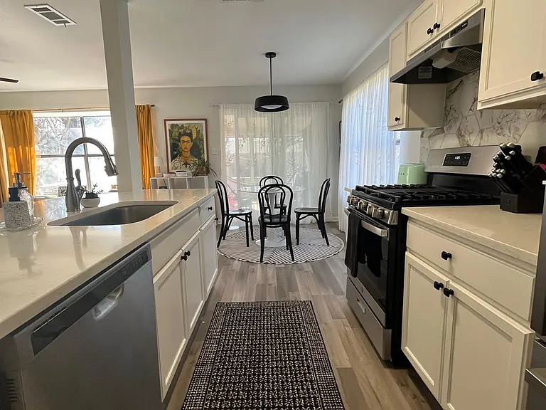 2511 E Stassney Ln — Photo 10