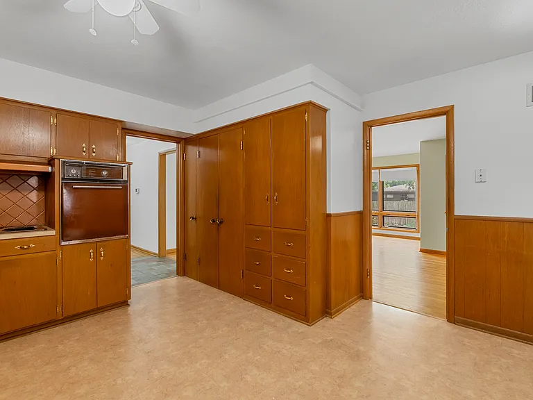 900 N Saint James Pl — Photo 7