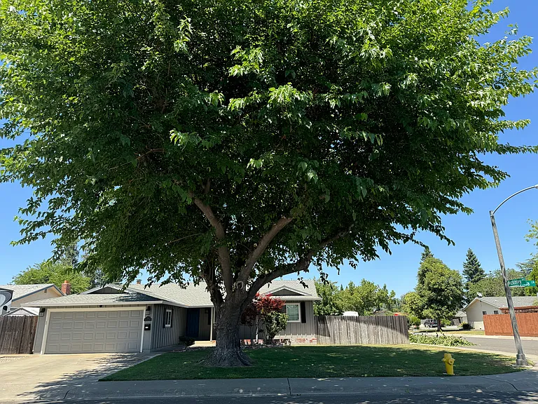 123 Hacienda Ln — Photo 1