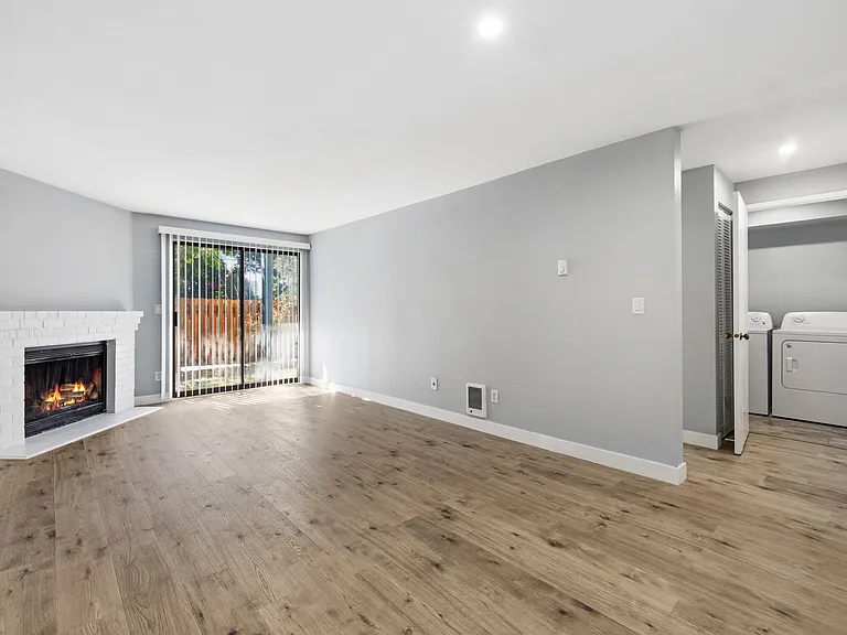 3408 I St NE #L103 — Photo 5