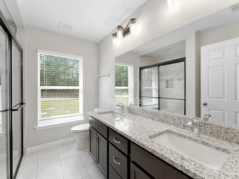9461 N Sandree Dr — Photo 1
