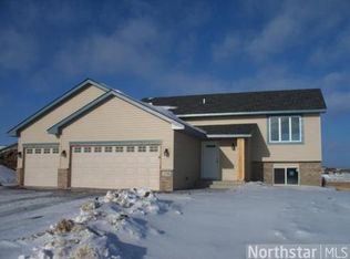 1748 Hidden Trl, Mayer, MN 55360