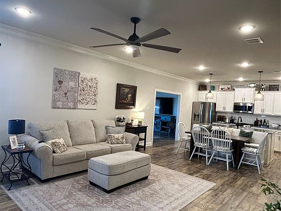 5th image of 140 Hummingbird Dr