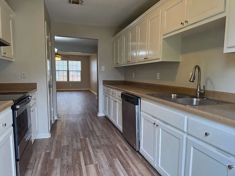 7202 Montgomery Dr — Photo 25