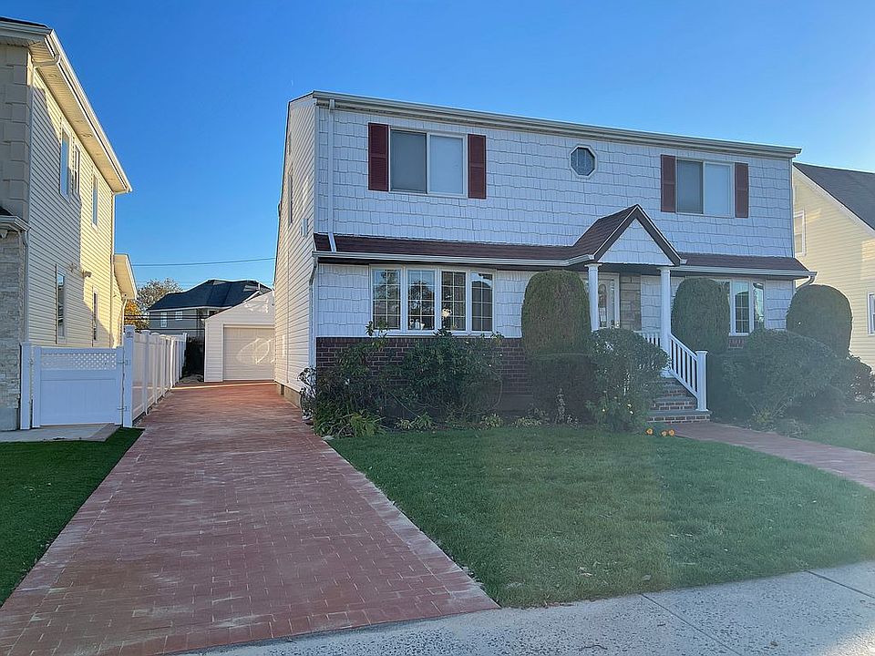 2nd image of 18 Tenafly Dr
