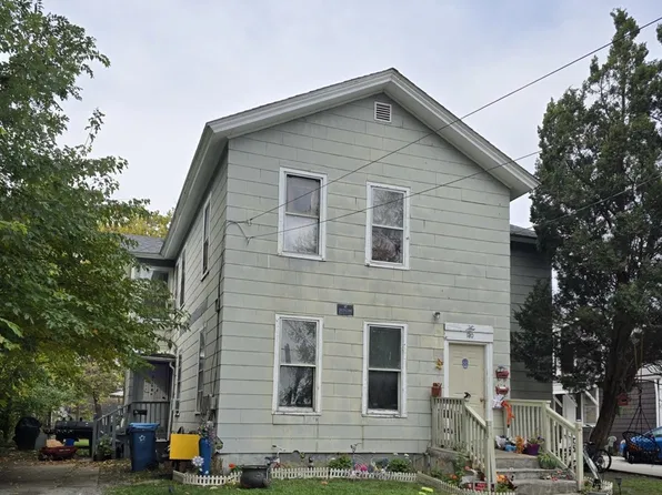 130 N 4th St, Aurora, IL 60505