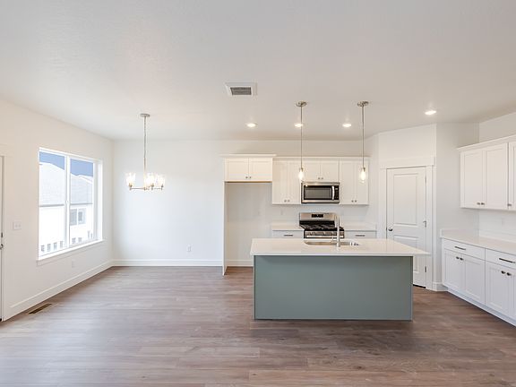 4th image of 4816 S Heartwood Rd #423