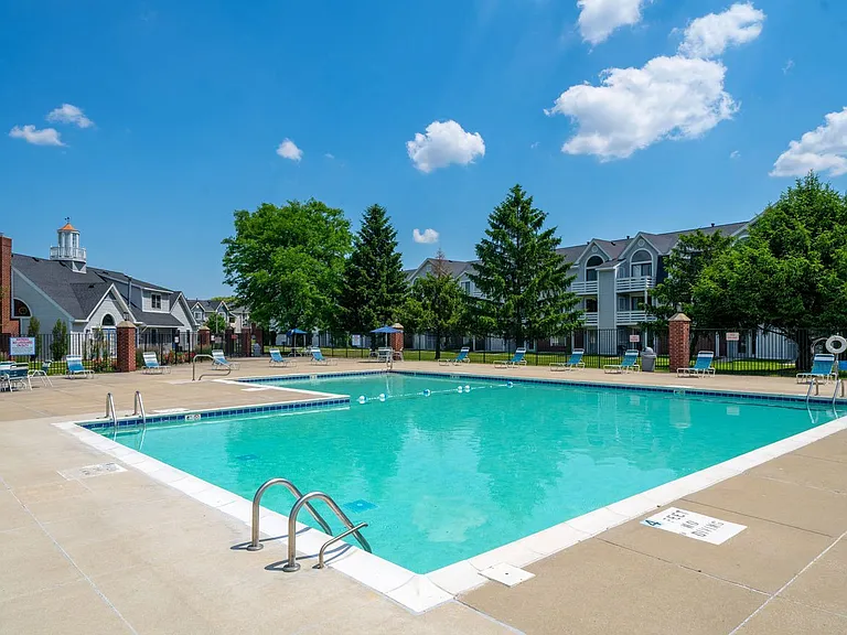 Indian Lakes Apartments — Photo 43