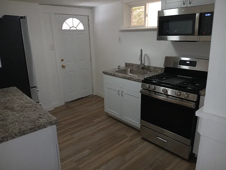 828 6th St #BASEMENT — Photo 1