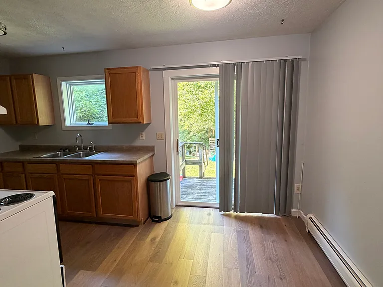237 S Main St #5 — Photo 3