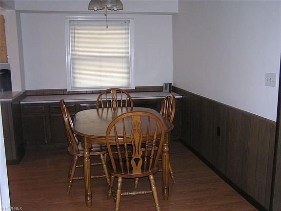 4th image of 2697 Archwood Pl