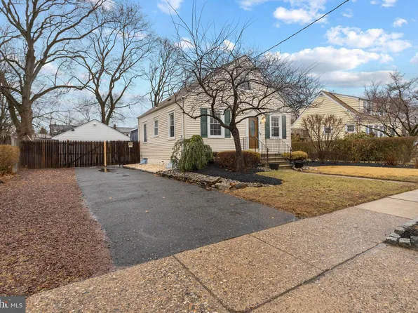 4 Lorraine Dr, Hamilton, NJ 08619