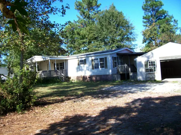 94 Rooster Tail Trl, Burgaw, NC 28425