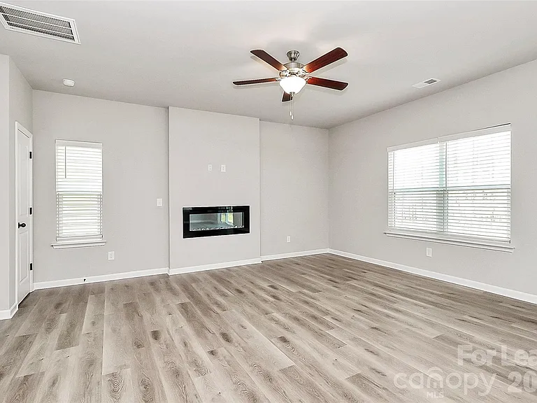 8208 Stonemere Ln — Photo 6