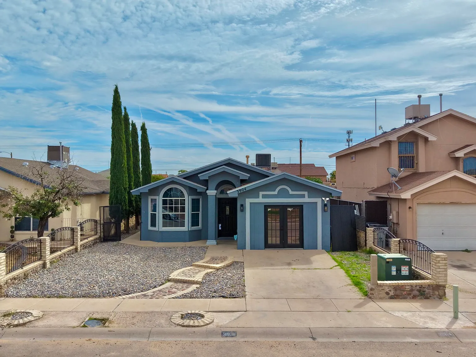 3 bed, 2.0 bath, 1230 sqft, $1,550 — Photo 2