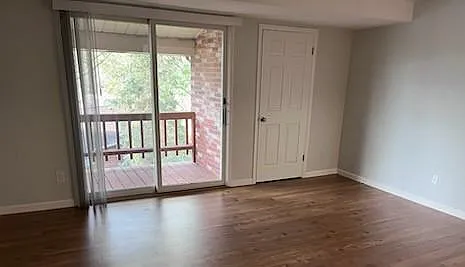 259 Ritchie Ave — Photo 1