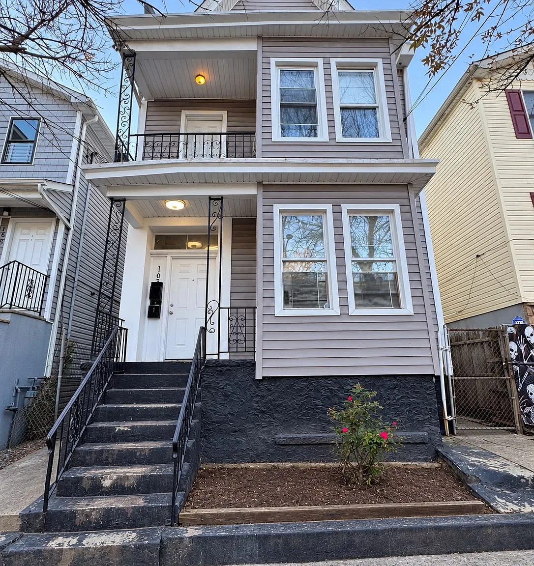 2 bed, $1,800 — Photo 1