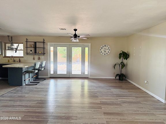 4th image of 564 HOWARD Drive