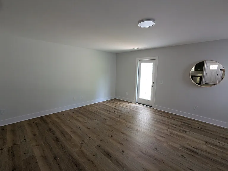 8 Robin Hood Rd #B — Photo 6