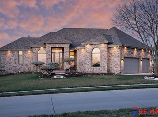 11808 Deer Creek Dr, Omaha, NE 68142