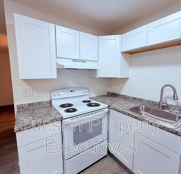 3810 E Monte Vista Dr #110 — Photo 5