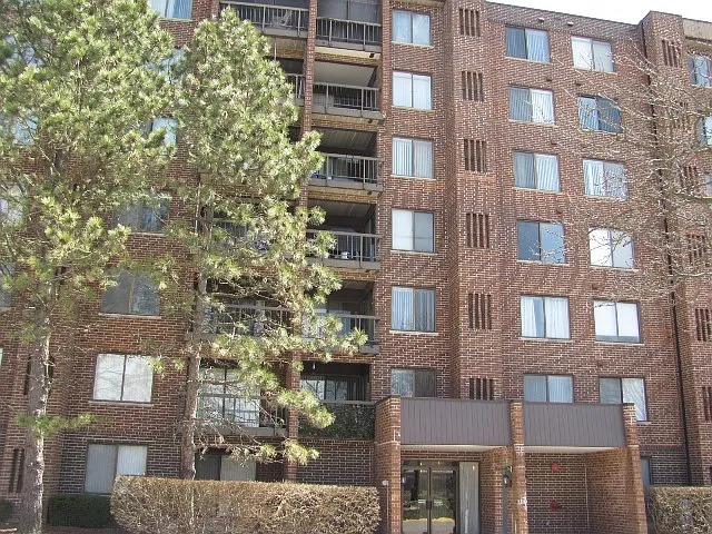 400 Park Ave APT 114 photo 1