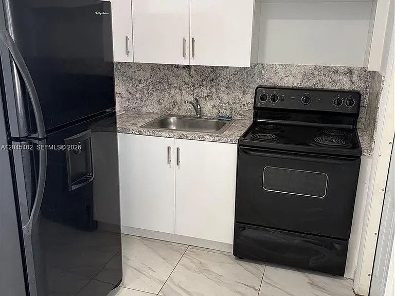 14399 NE 5th Pl #5 — Photo 3