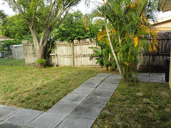 3rd image of 4319 Westwood Dr