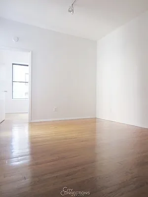 Rented by City Connections Realty | media 5