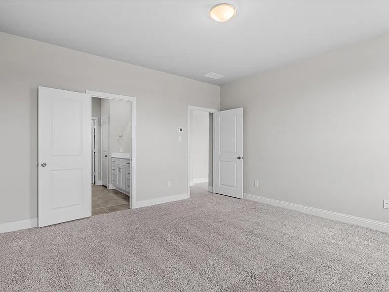 401 Parrino Pkwy — Photo 15