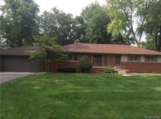 2966 Lanergan Dr, Troy, MI 48084